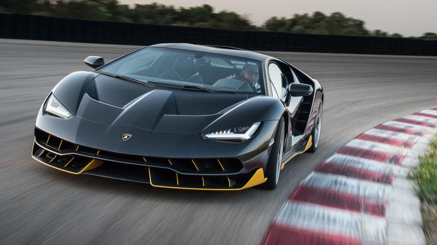  Lamborghini Centenario LP770-4 2016 года  (фото 13 из 61)